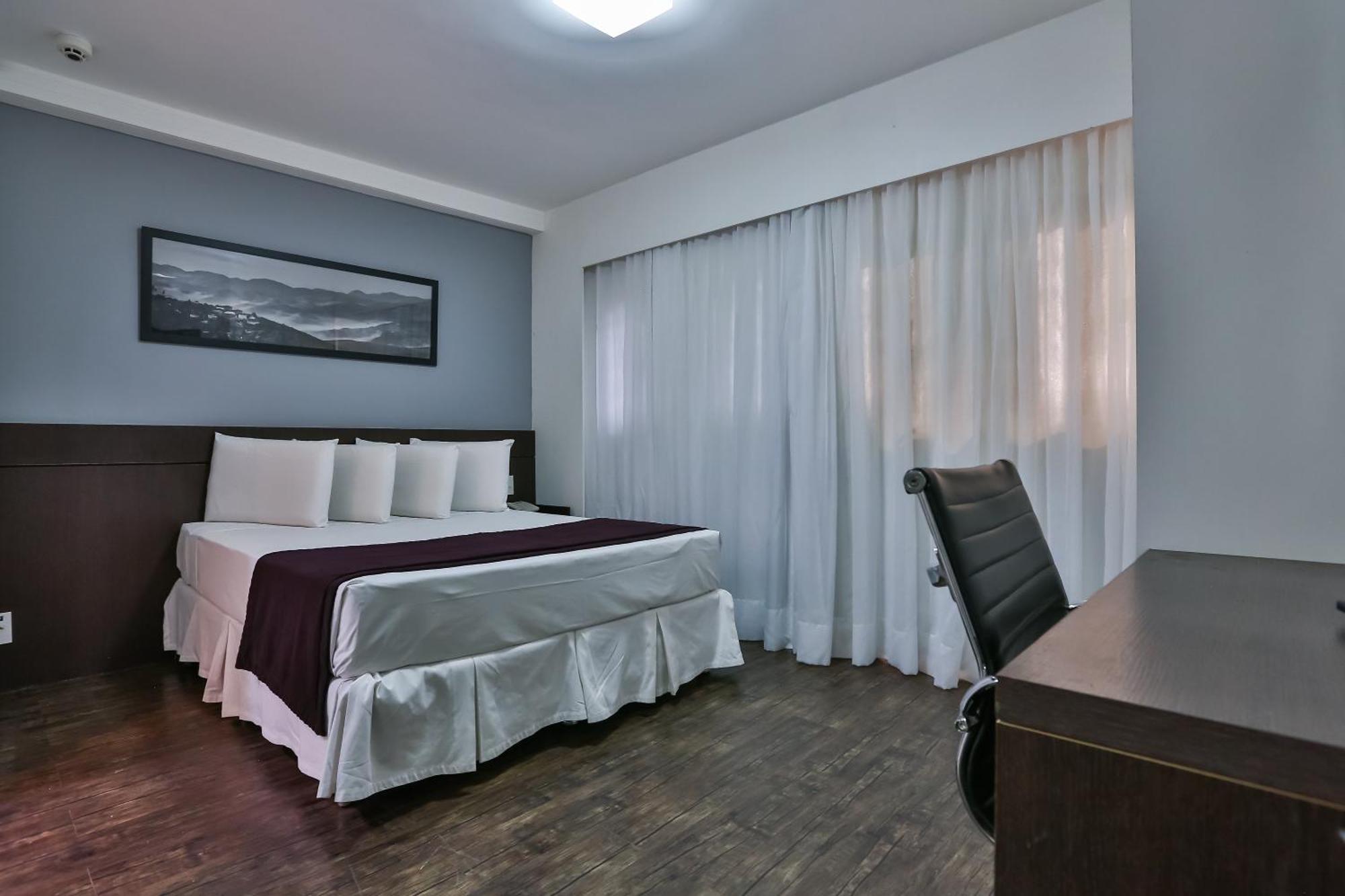 Executive Suite,1541588113:JPEG